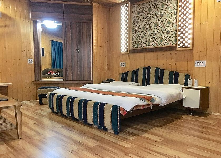 Jammu and Kashmir Srinagar Room