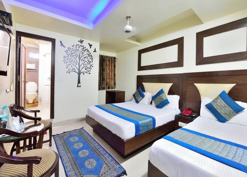 Delhi Delhi Family Room