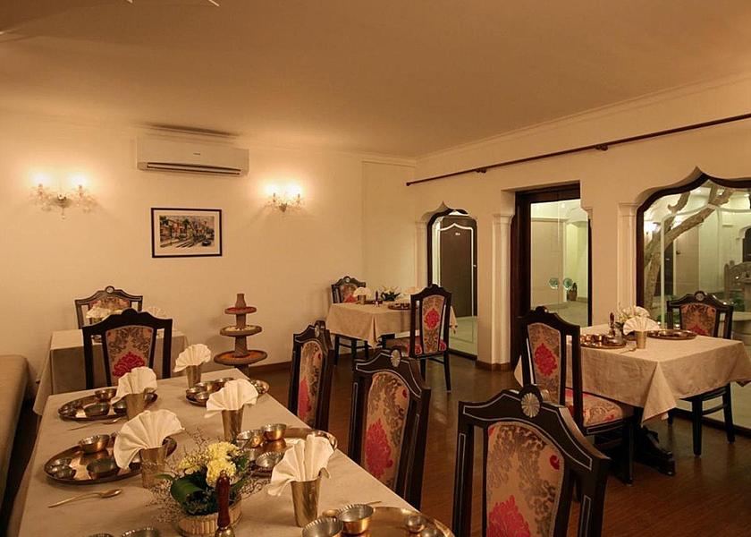 Uttar Pradesh Varanasi Food & Dining