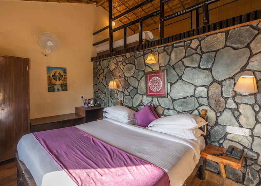 Uttarakhand Kausani Room