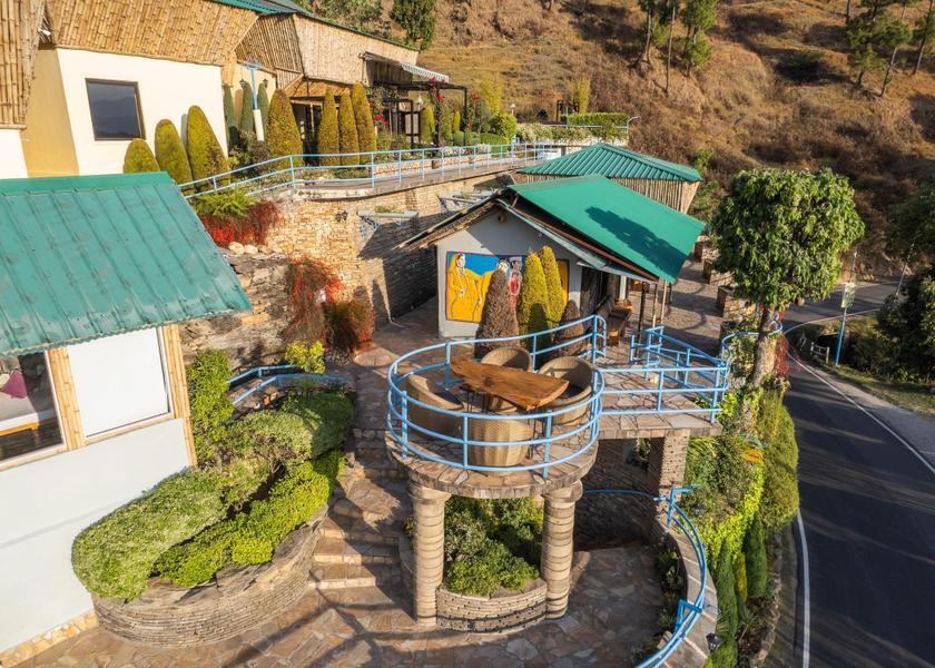 Uttarakhand Kausani Hotel Exterior