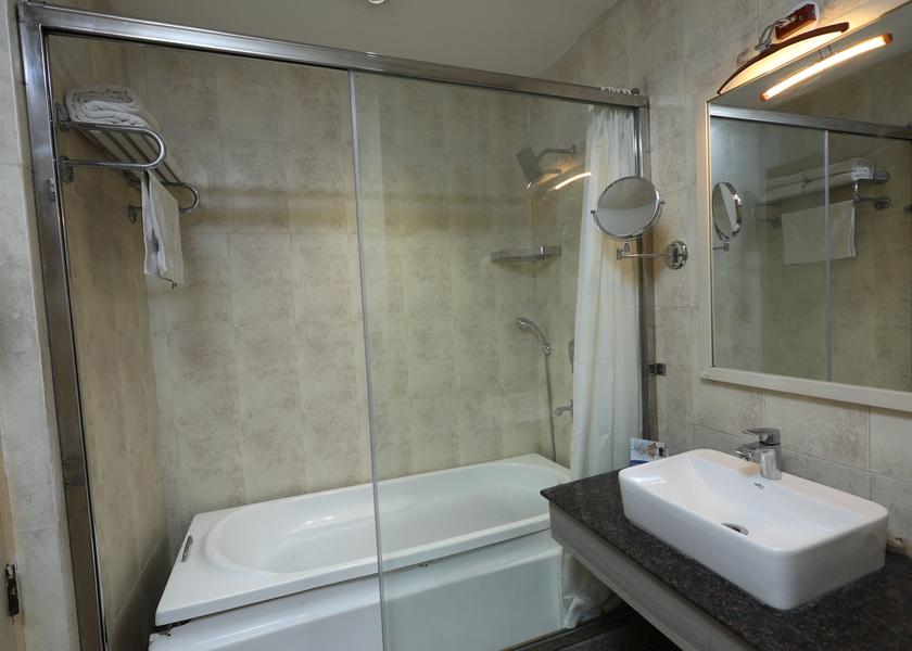 Rajasthan Neemrana 1 King Bed, Suite, Smoking