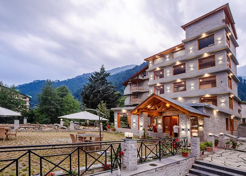 Himachal Pradesh Manali Hotel Exterior