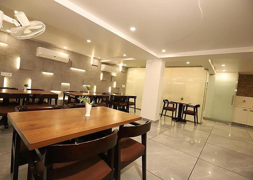 Delhi Delhi Food and beverages