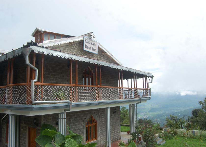 Uttarakhand Kausani Hotel Exterior