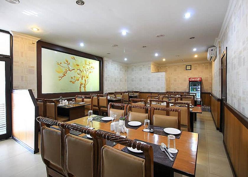 West Bengal Kolkata Food & Dining