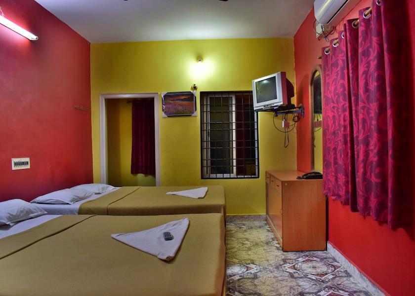Tamil Nadu Yelagiri Room