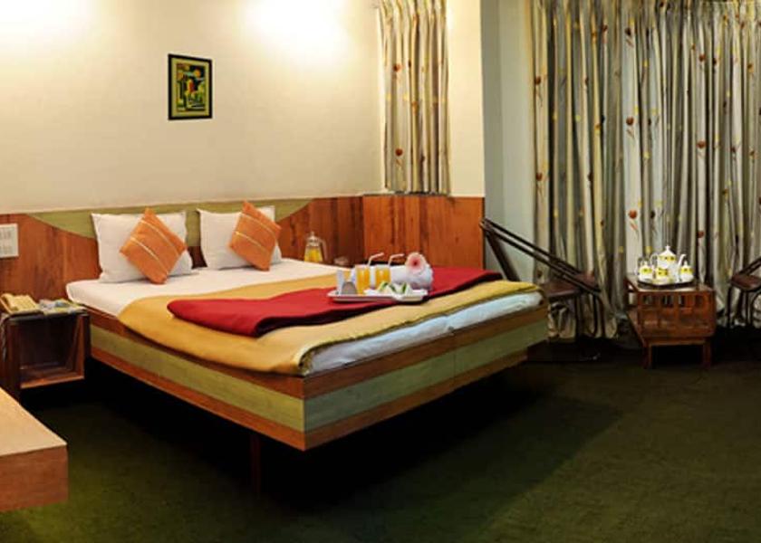 Maharashtra Satara Executive Room