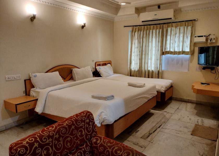 Tamil Nadu Trichy FAMILY AC ROOM TRIPLE PAX ROOM
