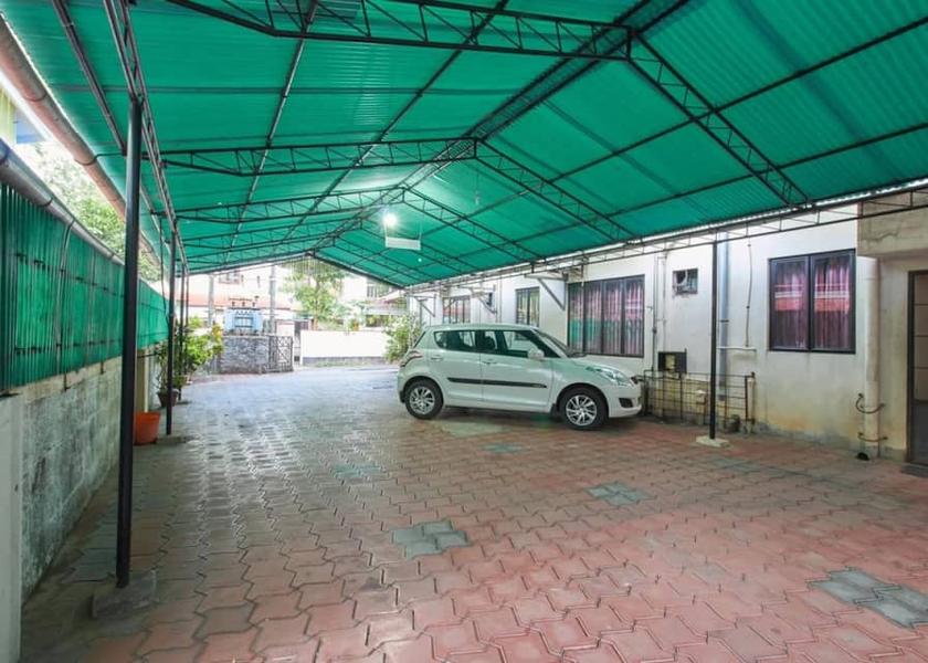 Kerala Guruvayur Parking