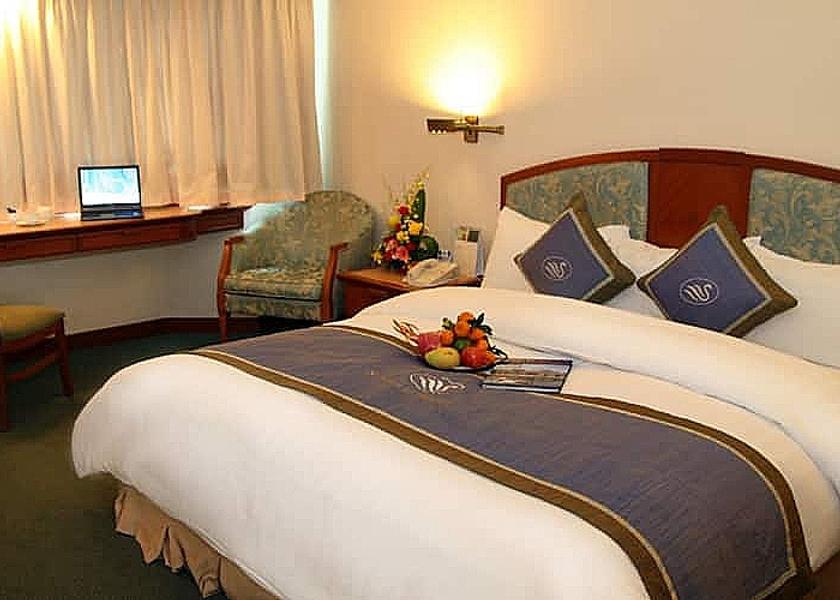 Uttar Pradesh Noida bedroom