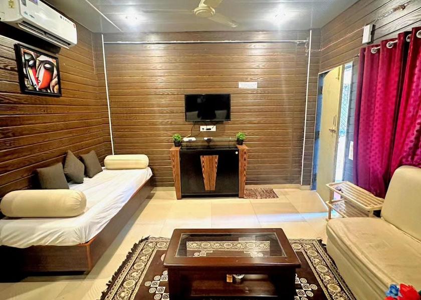 Maharashtra Shirdi Standard FIVE BED Non. A.C