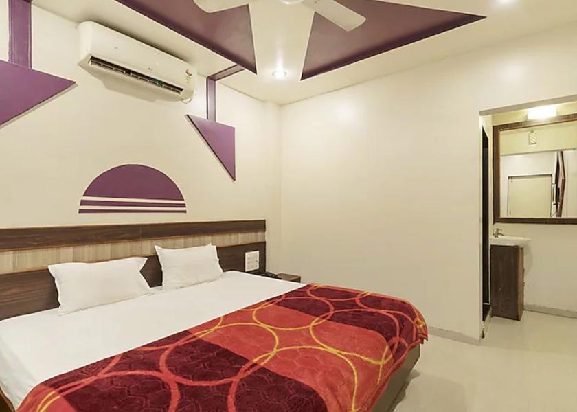 Maharashtra Shirdi Deluxe Double Bed A.C Room