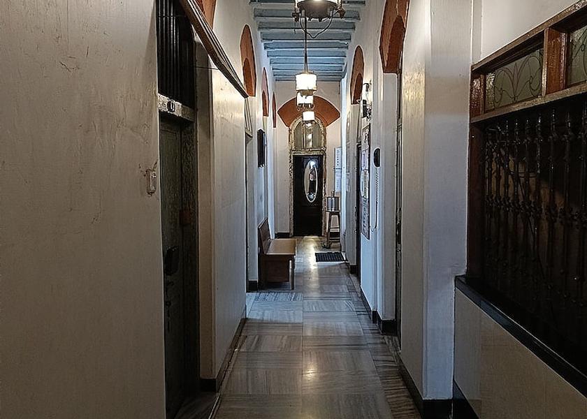 Maharashtra Mumbai Interior Entrance