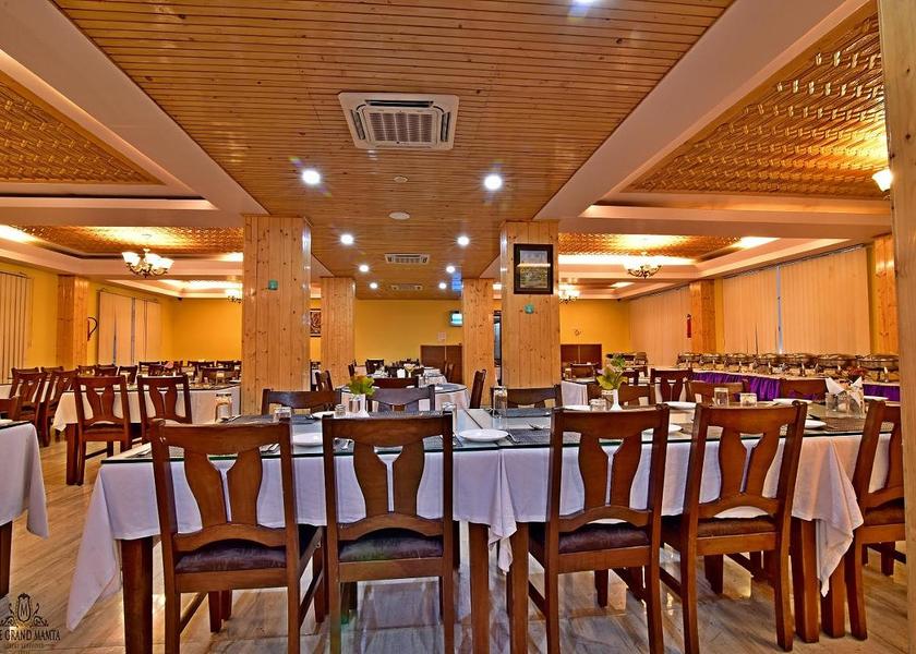 Jammu and Kashmir Srinagar Dining Area