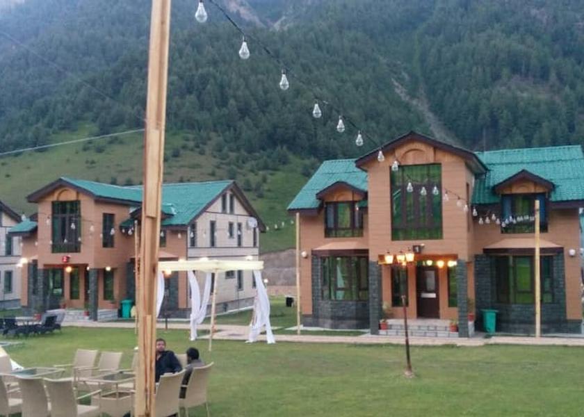 Jammu and Kashmir Sonamarg Lawn View 1
