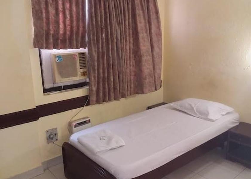 Tamil Nadu Kanchipuram Single non ac