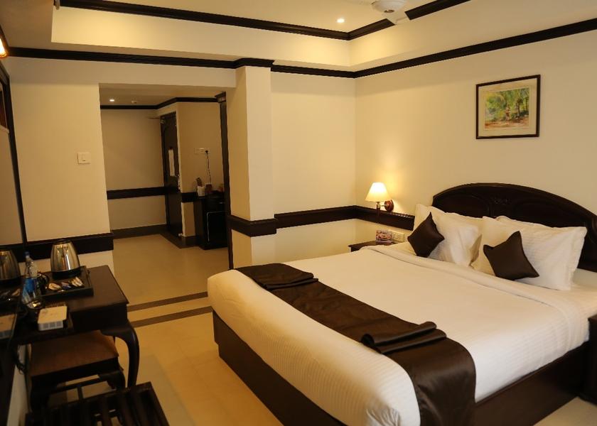 Kerala Kochi Club Room