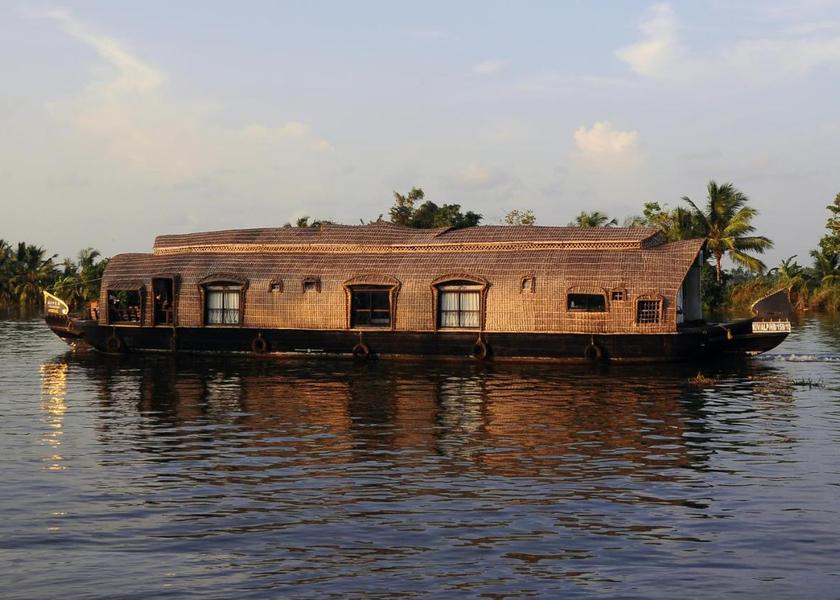 Kerala Alleppey Pool