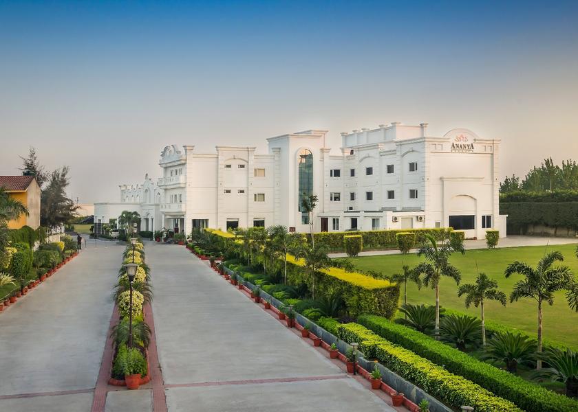Uttarakhand Kashipur Hotel Exterior