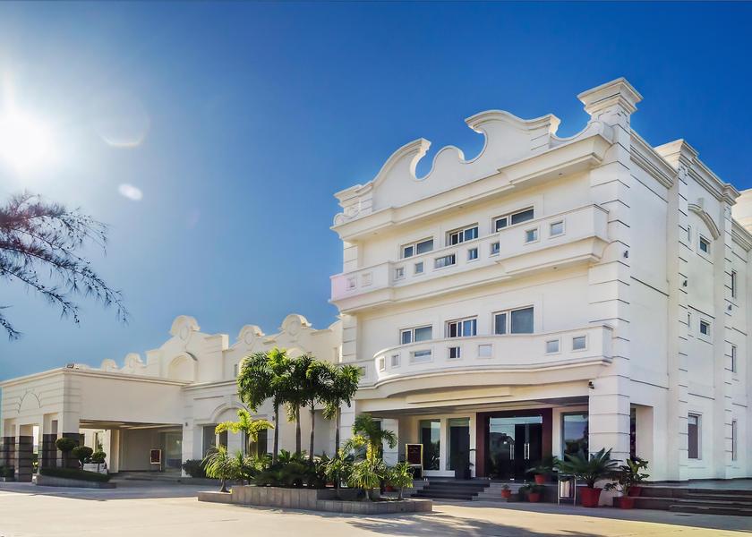 Uttarakhand Kashipur Hotel Exterior