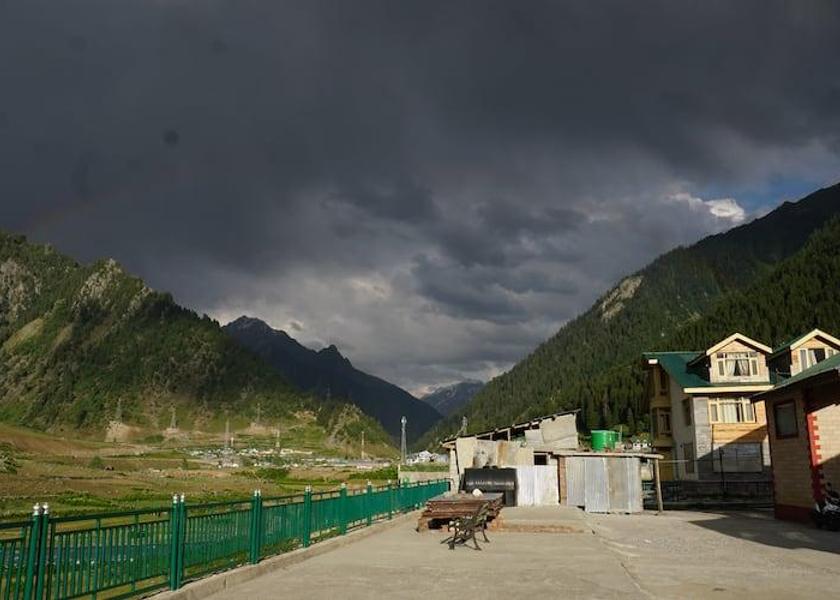 Jammu and Kashmir Sonamarg Hotel View