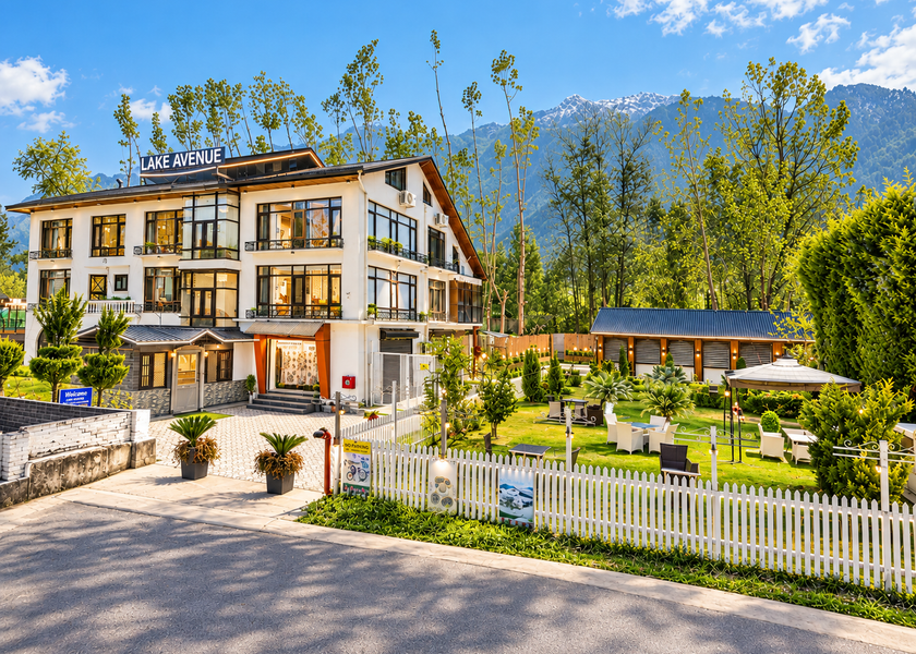 Jammu and Kashmir Srinagar Hotel Exterior