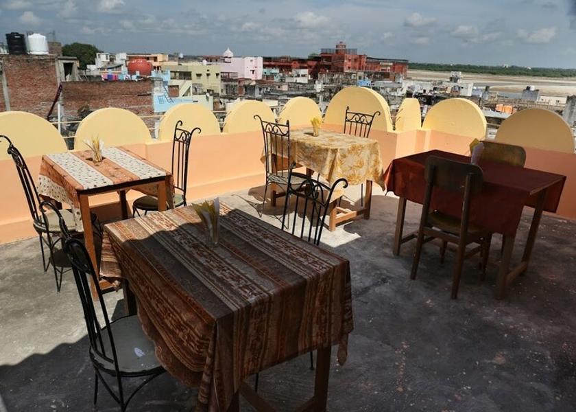 Uttar Pradesh Varanasi Food & Dining