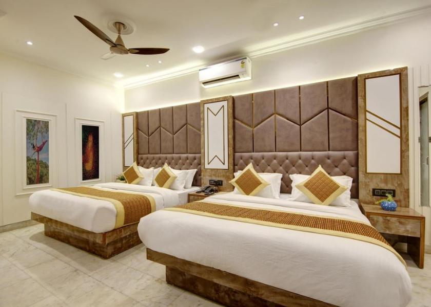 Delhi Delhi Premium Family Room