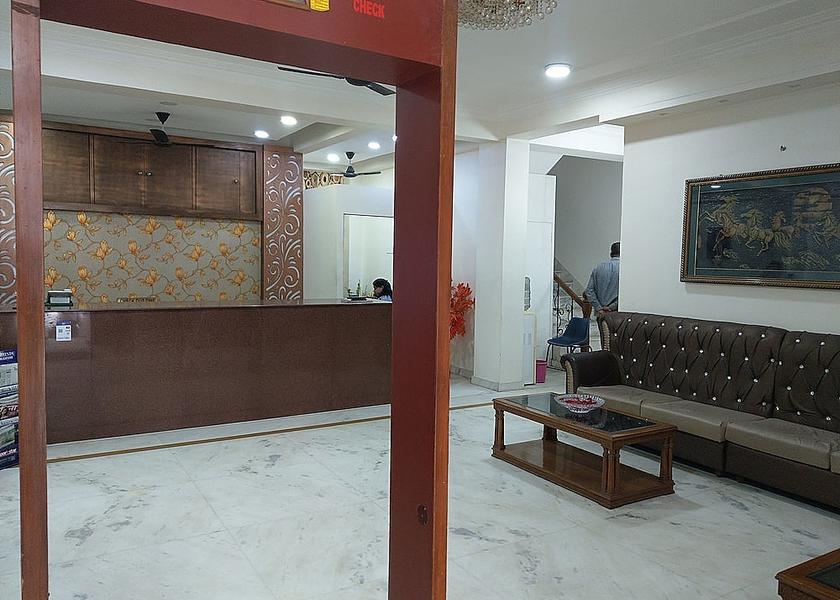 Delhi Delhi Lobby