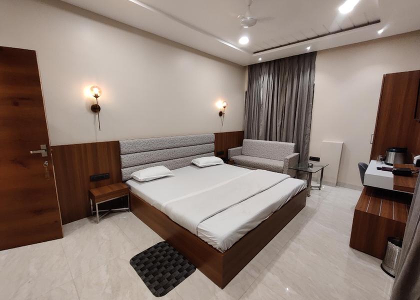 Madhya Pradesh Pachmarhi PREMIUM ROOM AC OR HEATER