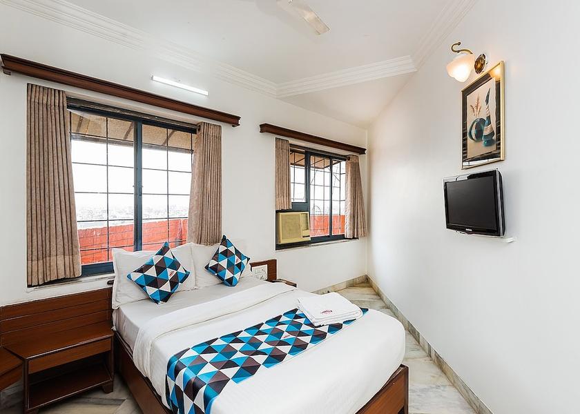 Gujarat Surat Deluxe Room