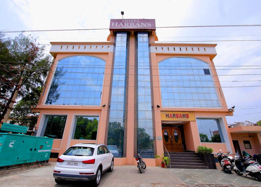 Punjab Patiala Hotel Exterior