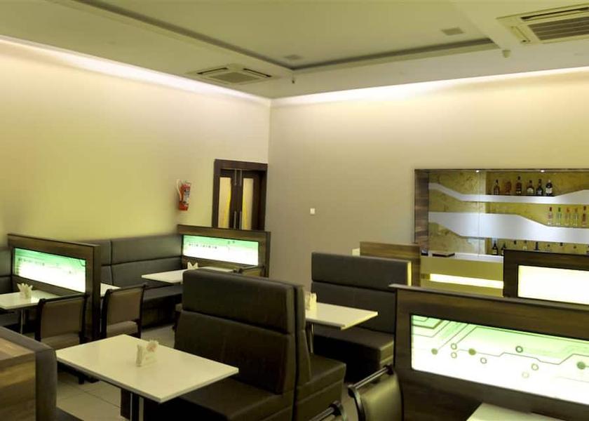 Maharashtra Kolhapur Food & Dining
