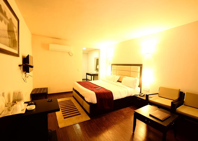 Jammu and Kashmir Srinagar Deluxe Room (2 persons only)
