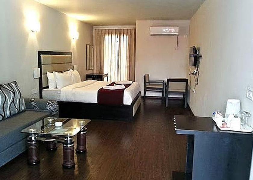 Jammu and Kashmir Srinagar Super Deluxe Room