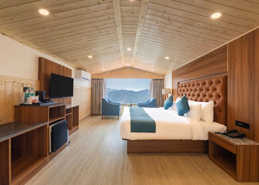 Himachal Pradesh Shimla Attic Honeymoon Room (Jacuzzi and Valley View)