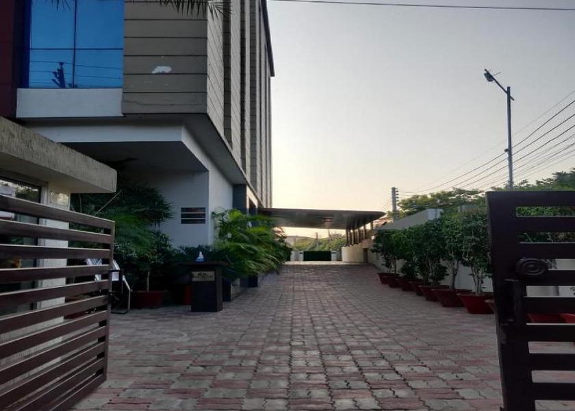 Uttar Pradesh Lucknow Hotel Exterior