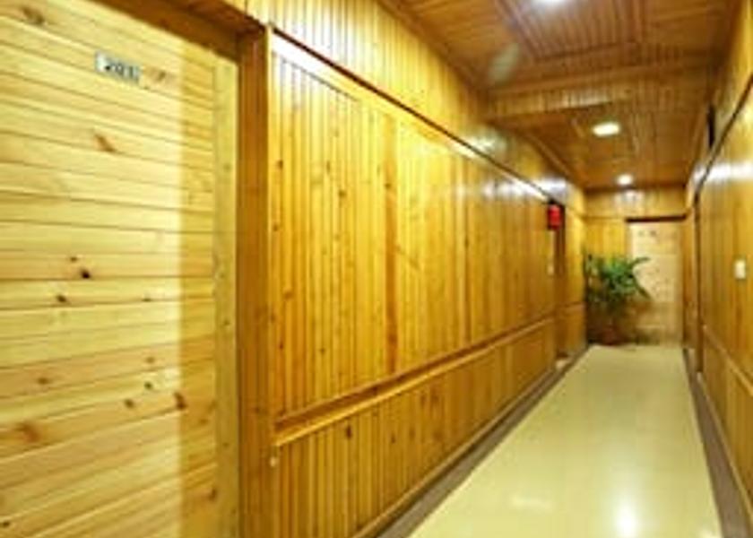 Jammu and Kashmir Patnitop Corridor or Lobby