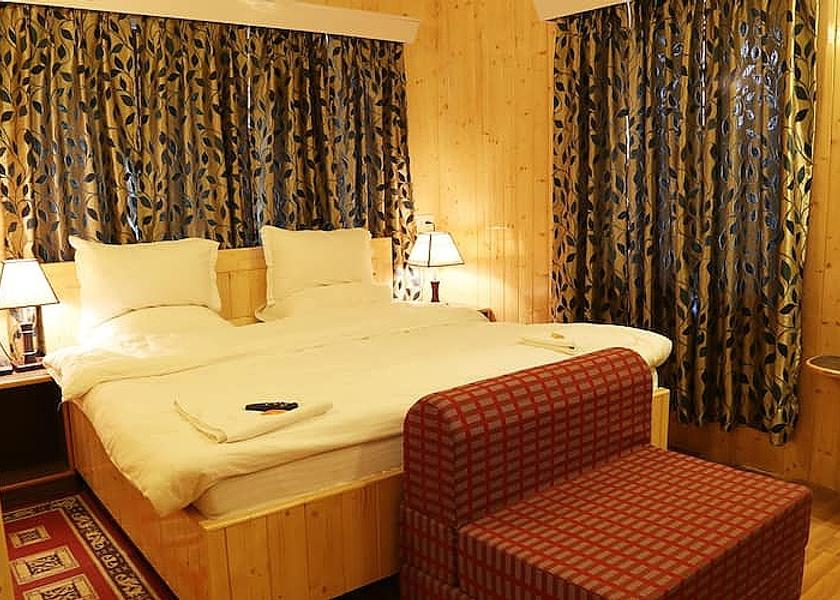 Jammu and Kashmir Srinagar Deluxe Bedroom