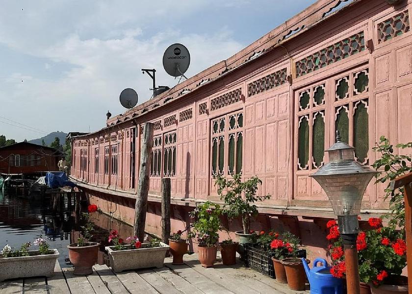 Jammu and Kashmir Srinagar Hotel Exterior