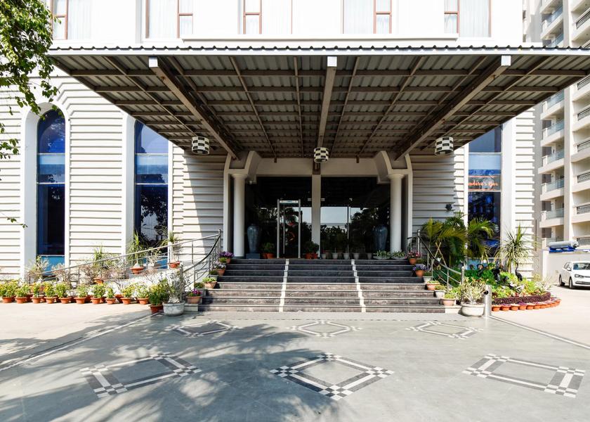 Uttar Pradesh Prayagraj Hotel Exterior