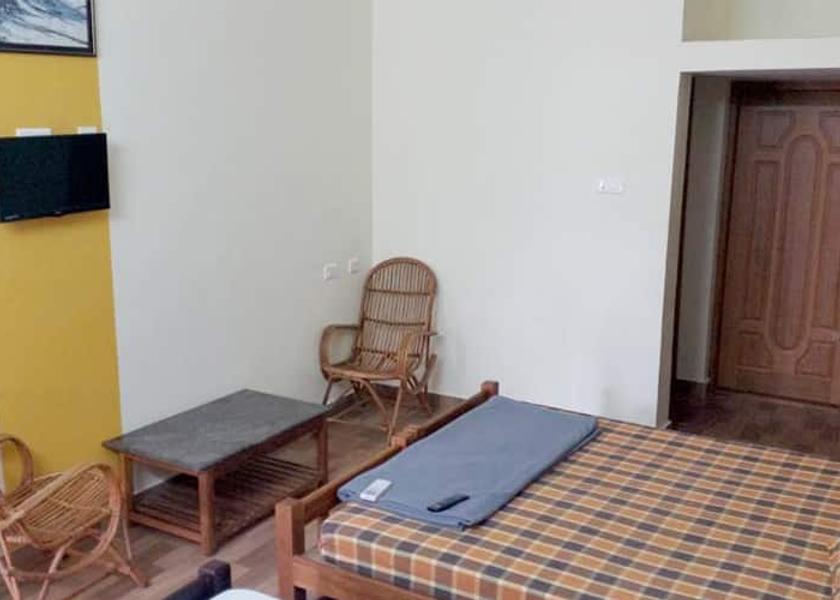Tamil Nadu Courtrallam Bedroom
