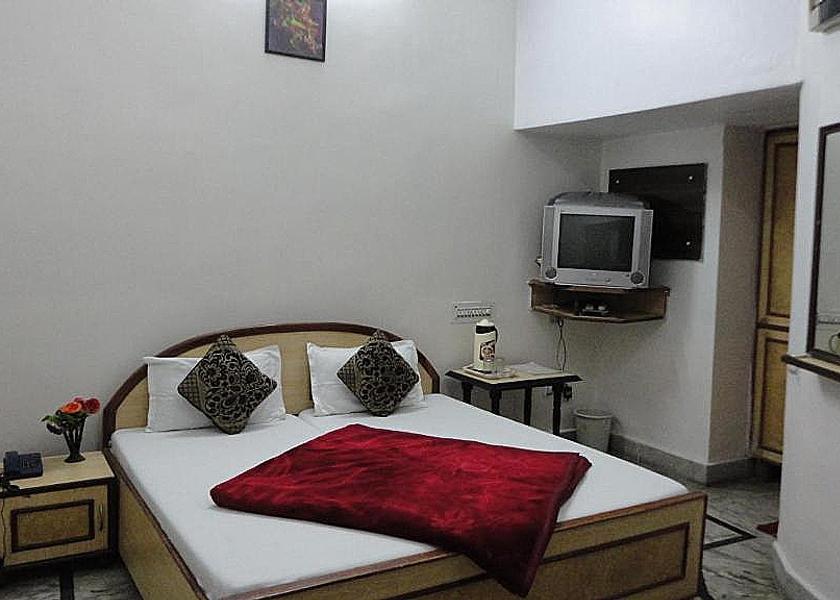 Uttar Pradesh Agra Standard Double Bed Room