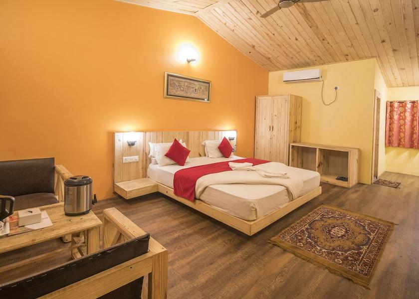 Madhya Pradesh Pachmarhi Room