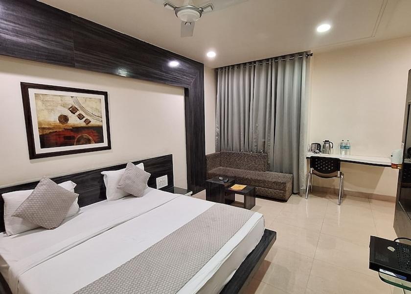 Madhya Pradesh Bhopal Deluxe Double Room