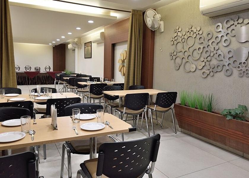 Madhya Pradesh Bhopal Food & Dining