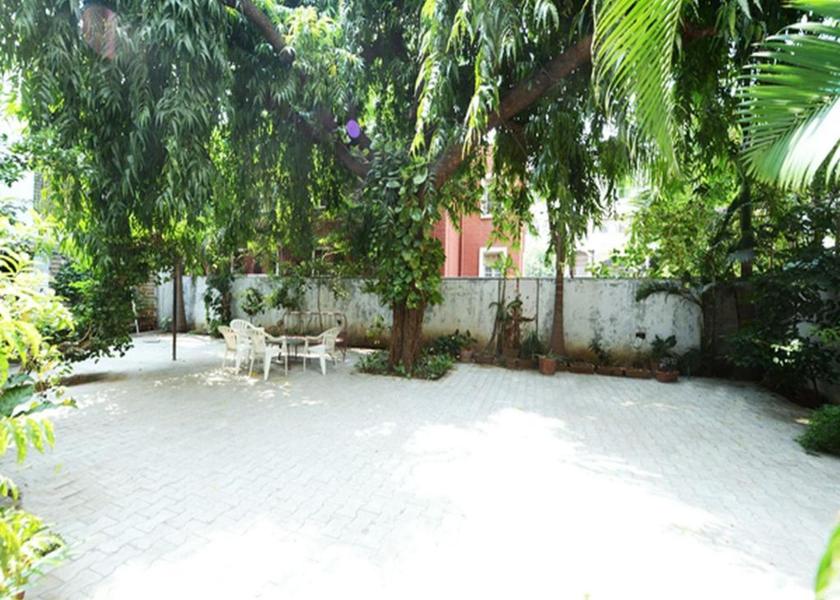 Gujarat Vadodara Garden