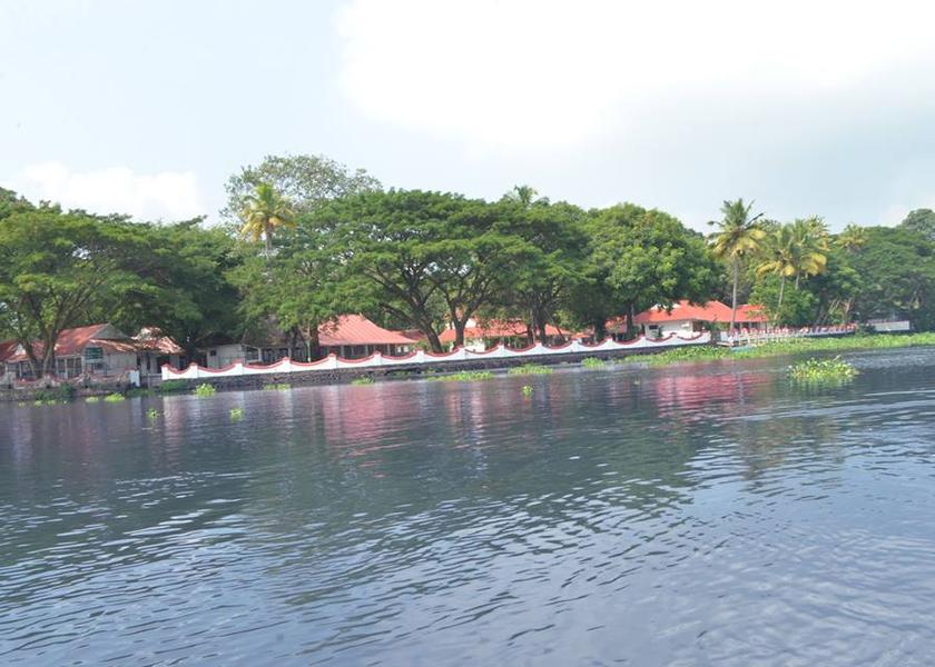Kerala Alleppey Pool