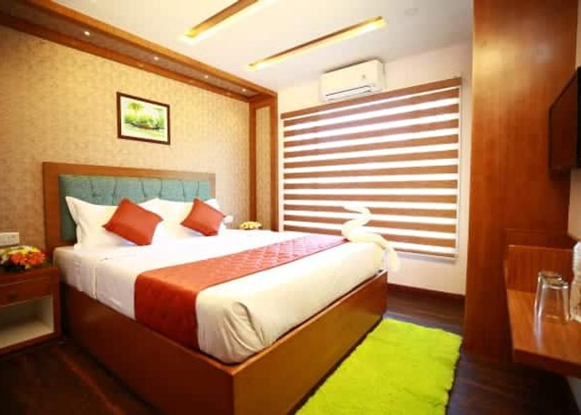 Kerala Alleppey Luxury Room